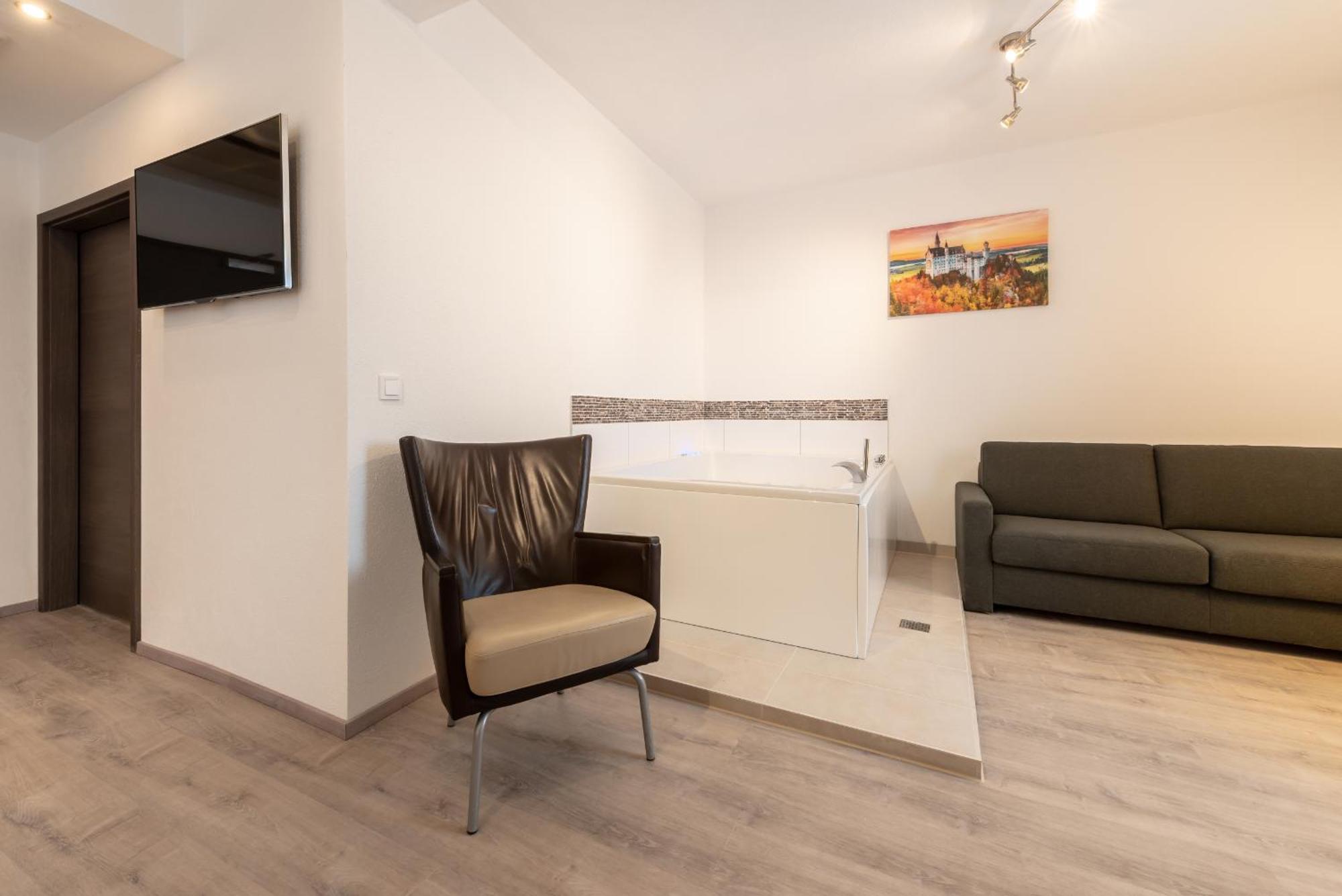 Hotel In Laisen Reutlingen Quarto foto